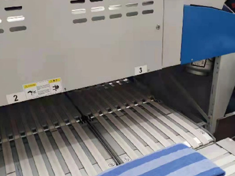 滕州巾类折叠机-01