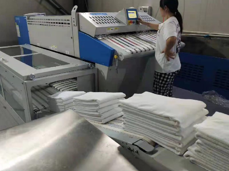 滕州巾类折叠机-02